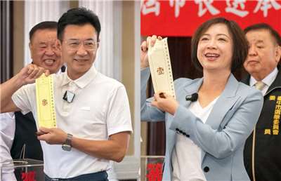 國民黨台中市長候選人江啟臣(左)27日表示，對於電視辯論持正面、開放態度。民進黨台中市長候選人何欣純(右)則說有意願持續協商。圖為27日兩人選舉號次抽籤。合成照。(江啟臣競選團隊/何欣純競選團隊提供)
