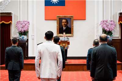 賴清德總統29日上午主持「中華民國115年11月份將官晉任授階典禮」，期許國軍要善用科技守護和平。(總統府提供)