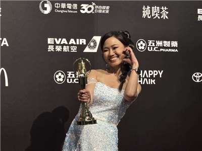 由屠潔主持的中央廣播電台節目《Go For Gold！金牌神隊友》，摘下第61屆廣播金鐘獎「教育文化節目主持人獎」，這也是屠潔人生第一座金鐘主持人獎。(江昭倫 攝)