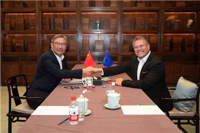 歐盟貿易執行委員塞夫柯維奇(Maros Sefcovic)與中國商務部長王文濤，8至9日在北京舉行中歐貿易投資磋商機制第二次例會。 (圖:X@MarosSefcovic)