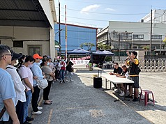 乖乖公司民國115年7月出售中壢廠土地，員工對工作權保障有疑慮，經2次調解不成立後，日前工會在會員大會中舉行罷工投票，以94%同意比例取得罷工權，2日正式發動罷工。（桃園市產業總工會提供）