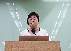 僑委會委員長徐佳青7日舉行記者會發表3點聲明，並表示即日起請辭委員長。