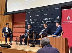 駐舊金山辦事處長伍志翔（右3）8日出席Stanford DEFCON「2026科技與國家安全研討會」，強調台灣非區域風險而是機會。（駐舊金山辦事處提供）