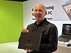 輝達（NVIDIA）個人運算業務資深副總裁費雪（Jeff Fisher）（圖）16日來台，參加慶祝RTX Spark個人電腦開賣的實體派對，向現場媒體展示由輝達執行長黃仁勳親筆簽名的RTX Spark筆電。