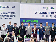 PD
賴總統出席五金工業展（2）
「2026台灣國際五金工具博覽會X五金工業展」20日
在台中國際會展中心開幕，總統賴清德（左5）出席
開幕儀式。
中央社記者蘇木春攝   115年10月20日