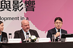 「國際政經變局下的中國大陸發展趨勢與影響」國際研討會20日在台北遠東香格里拉飯店召開，韓國國家安保戰略研究院首席研究員朴炳光（Byung-Kwang PARK）（右）出席。