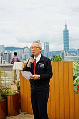 外交部政務次長吳志中25日出席聖露西亞駐台大使館舉辦的克里奧文化日活動。(外交部提供)