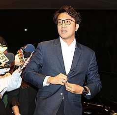 選戰倒數時刻，民進黨台北市長候選人沈伯洋陣營證實，競選官網遭境外IP攻擊。圖為沈伯洋28日出席數位亞洲大會晚宴。資料照片