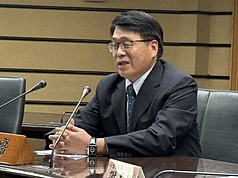 PD
中選會主委游盈隆說明候選人個資外洩
中選會主委游盈隆（圖）29日主持中選會「有關候選
人財產申報資料公告之進一步說明」記者會。
中央社記者吳書緯攝　115年10月29日
