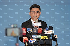 2026高雄市長選舉電視辯論會30日登場，民進黨高雄市長參選人賴瑞隆會前接受媒體聯訪。