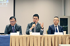安全台灣學會舉行中共20屆五中全會後情勢觀察座談會，中央研究院政治所研究員蔡文軒（左起）、政治大學國際關係研究中心副研究員曾偉峯、中華戰略前瞻協會研究員許勝泰等專家學者出席。