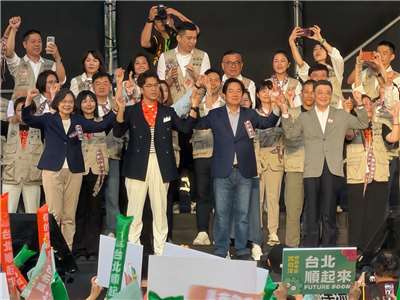 前總統蔡英文、賴清德總統、副總統蕭美琴及行政院長卓榮泰皆出席民進黨台北市長參選人沈伯洋4日競選總部成立活動。(鄭佑漢 攝)