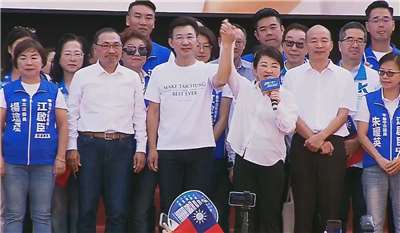 國民黨台中市長參選人江啟臣競選總部4日成立，國民黨多位要角皆到場力挺。(翻攝江啟臣臉書直播)