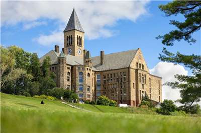 美國康乃爾大學(Cornell University)表示，禁止兄弟會會所舉辦派對和社交活動，直到這個學年結束為止。資料照片。(圖：康乃爾大學臉書)