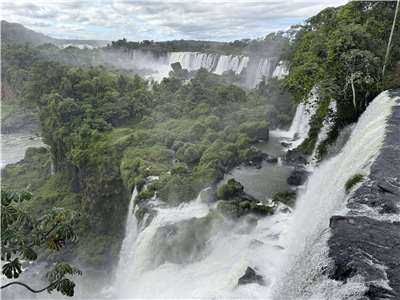 由於擔心河水氾濫，伊瓜蘇瀑布(Iguazu Falls)12日暫停對外開放。資料照片。