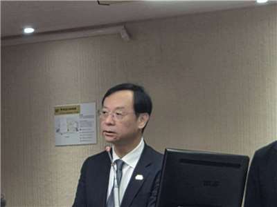 衛福部長石崇良12日赴立法院備詢，針對近期毒品減害政策爭議，強調社工絕對沒有發放毒品。(江昭倫 攝)