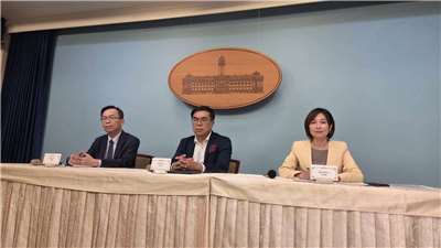 總統府晚間舉行「國家氣候變遷對策委員會」第九次會議會後轉述記者會。 （劉玉秋攝）