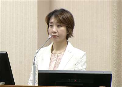 僑委會代理委員長李妍慧15 日赴立院進行報告並備詢。(圖取自立院VOD)