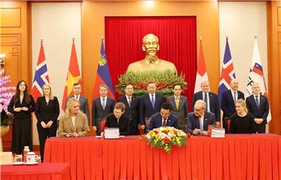 越南與歐洲自由貿易協會18日正式在河內簽署自由貿易協定。(圖：越南政府網)
