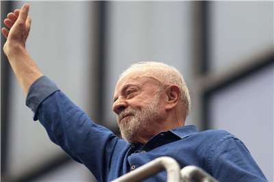 爭取連任的巴西總統魯拉(Luiz Inacio Lula da Silva)11日在聖保羅舉行盛大造勢活動。