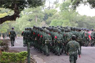 國防部去(2025)年底提出兵役體位修正草案，擬將雙性人及跨性別女性從「免役」調整為「替代役」，引來民團及人權會關切。示意圖。 (圖:中央社)