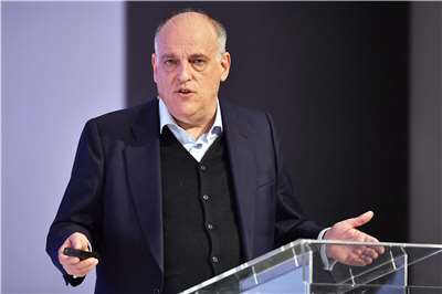 西班牙職業足球聯賽西甲聯盟主席特巴斯(Javier Tebas)28日發表聲明表示，已與中國駐西班牙大使姚敬會面，討論法籍球星姆巴佩(Kylian Mbappe)言論風波並尋求解決方案。