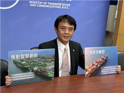 航港局副局長饒智平13日表示，航港局將於11月6日舉辦「航運雙軸轉型」說明會，希望引進跨部會及專家資源，加速台灣航運產業升級、接軌國際。(吳琍君攝)
