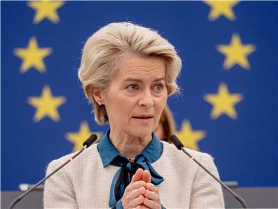 歐盟執委會主席范德賴恩(Ursula von der Leyen表示，歐盟計畫加強北極地區的監測，並擴增破冰船隊。資料照車。(圖:EU)