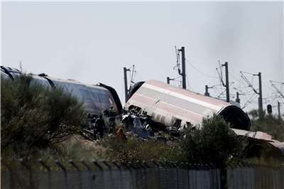 西班牙28日發生兩列高速列車相撞事故。