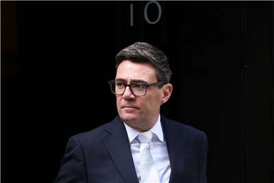 英國首相柏南考慮延後公布提升國防支出至GDP 3%的具體路徑，恐使英國延後達成北約3.5%的開支目標。(圖:英國首相府)