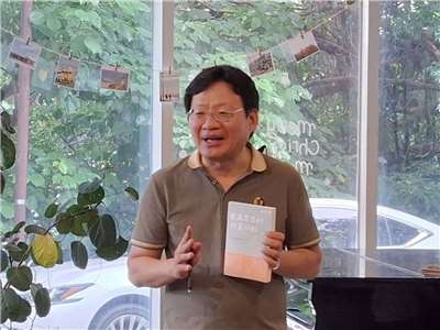 張日東老師。本照片轉載自 島語飛行出版社fb