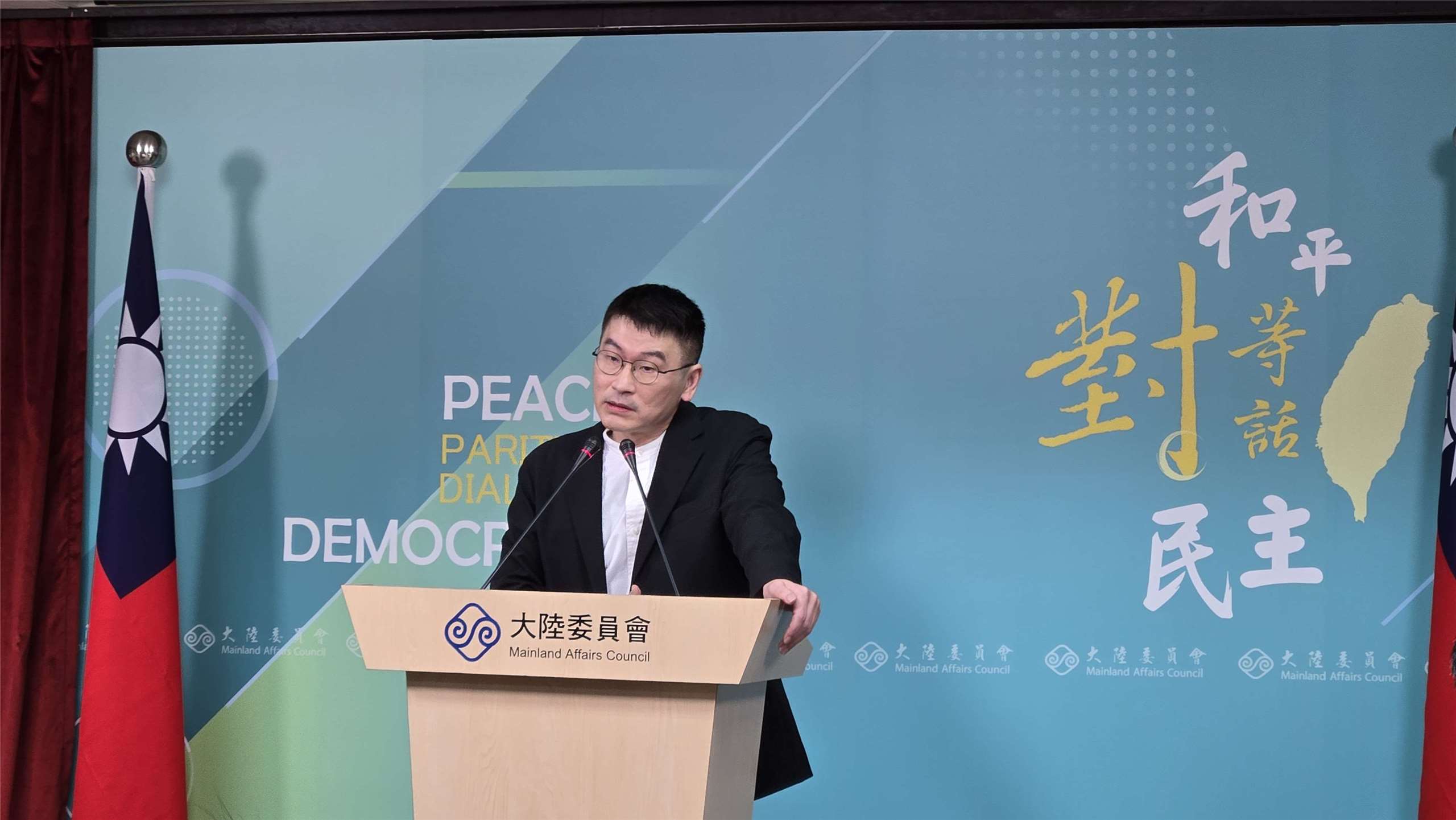 陸委會副主委梁文傑5日主持陸委會例行記者會。(陳國維 攝)