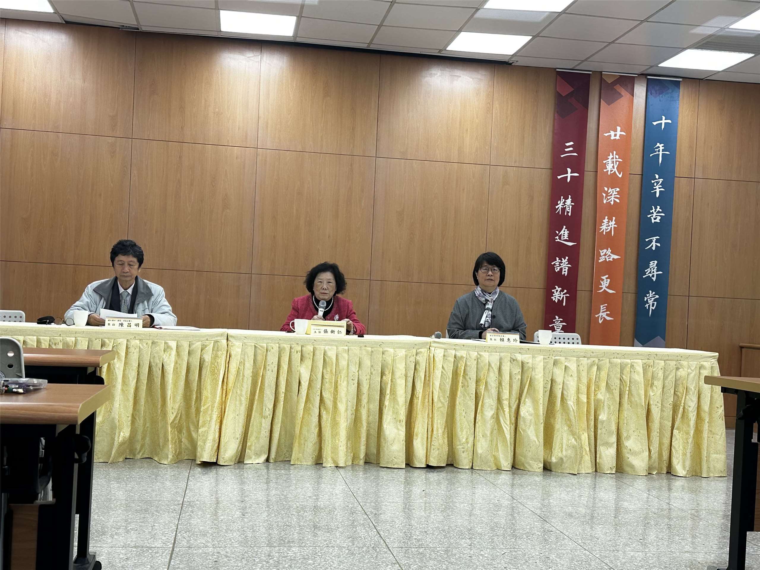 大考中心2日公布今年學測國文跟英文非選擇題評分標準。(楊雨青攝)