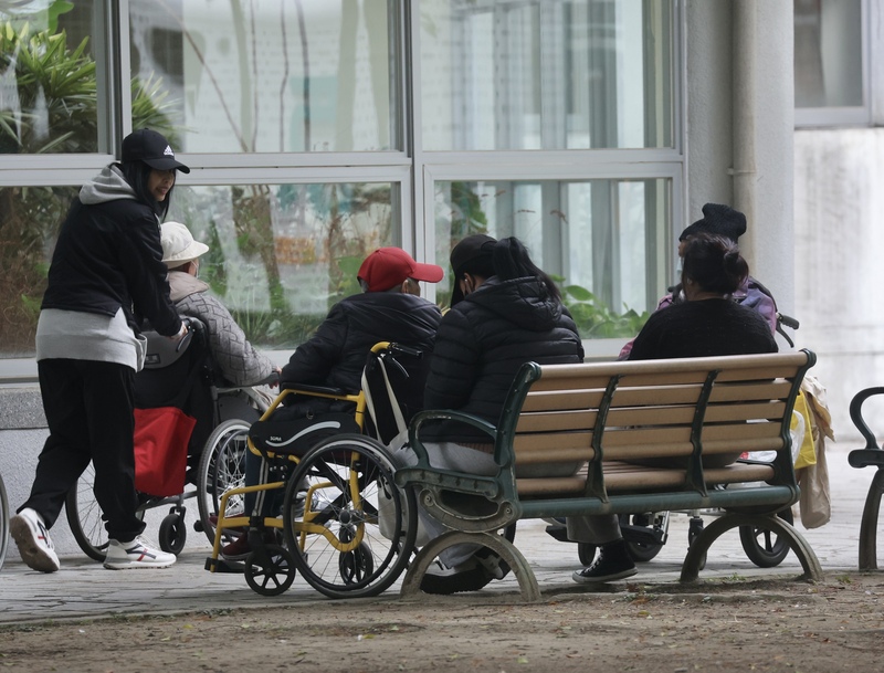 中部以北廣泛降雨 白天高溫19到25度。