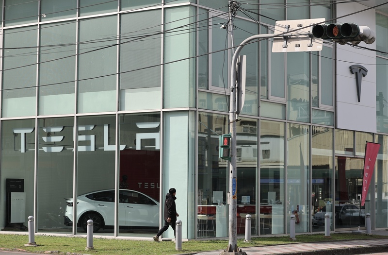 圖為美國車廠特斯拉（Tesla）位於新北市的服務體驗中心。