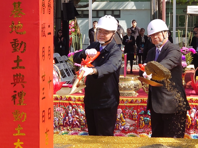 行政院長卓榮泰（左）10日出席工研院先進半導體研發基地動土典禮。