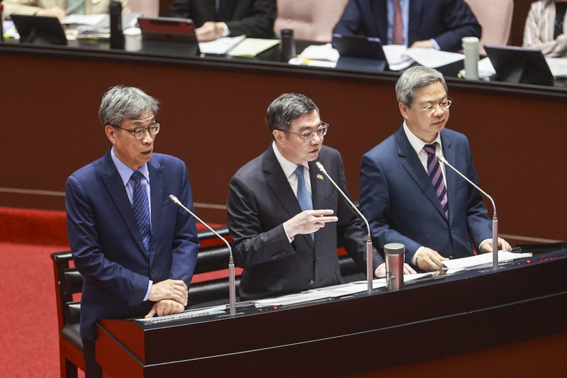 <p>※美重視台克堅實邦誼 外交部：樂願分享台灣經驗 &nbsp; &nbsp; &nbsp; &nbsp; &nbsp; &nbsp;<br>※持續推動轉型正義 卓榮泰：教育是重要支柱 &nbsp; &nbsp; &nbsp; &nbsp; &nbsp; &nbsp;<br>※李貞秀立委資格未確認前 卓榮泰指示各部會不得提供任何資料 &nbsp; &nbsp; &nbsp; &nbsp;<br>※新會期優先法案 綠指民生、弱勢優先 藍推晶片國安法 &nbsp; &nbsp; &nbsp; &nbsp;<br>※藍營擬推「晶片國安法」 龔明鑫：過度管制恐破壞台灣矽盾 &nbsp; &nbsp; &nbsp; &nbsp;<br>※北市拋育兒減少工時 五都多持觀望 陳其邁憂無配套恐看得到吃不到<br>※北市推育兒減少工時 工總估衝擊有限 中小企總憂人力調度 &nbsp; &nbsp; &nbsp; &nbsp;<br>※總統頒授一等景星勳章 王貞治盼台日一同挺進WBC美國複賽 &nbsp; &nbsp; &nbsp; &nbsp;<br>※228連假到元宵 各地冷暖交織、春雨伴春雷</p>