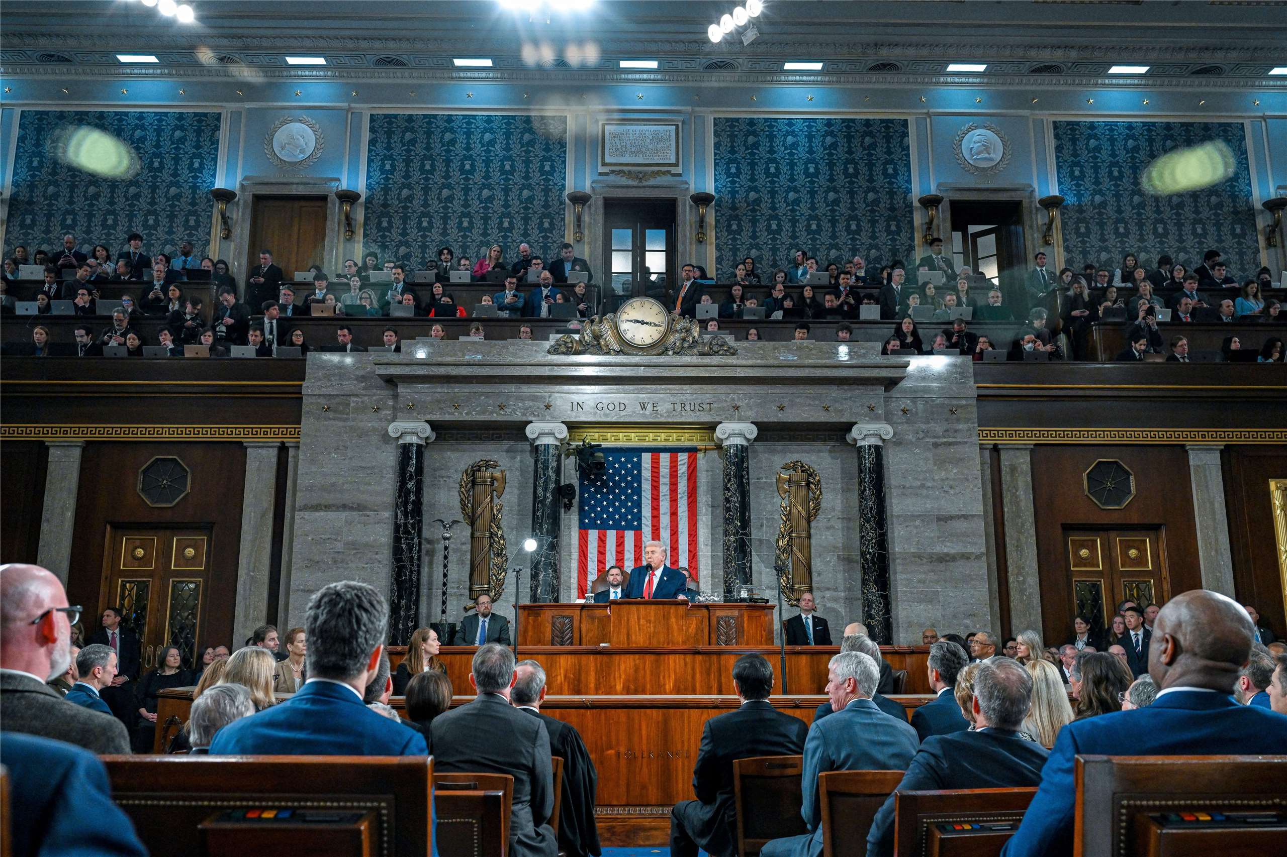 美國總統川普(Donald Trump)24日在國會發表的國情咨文(State of the Union)演說。(AP/達志影像)