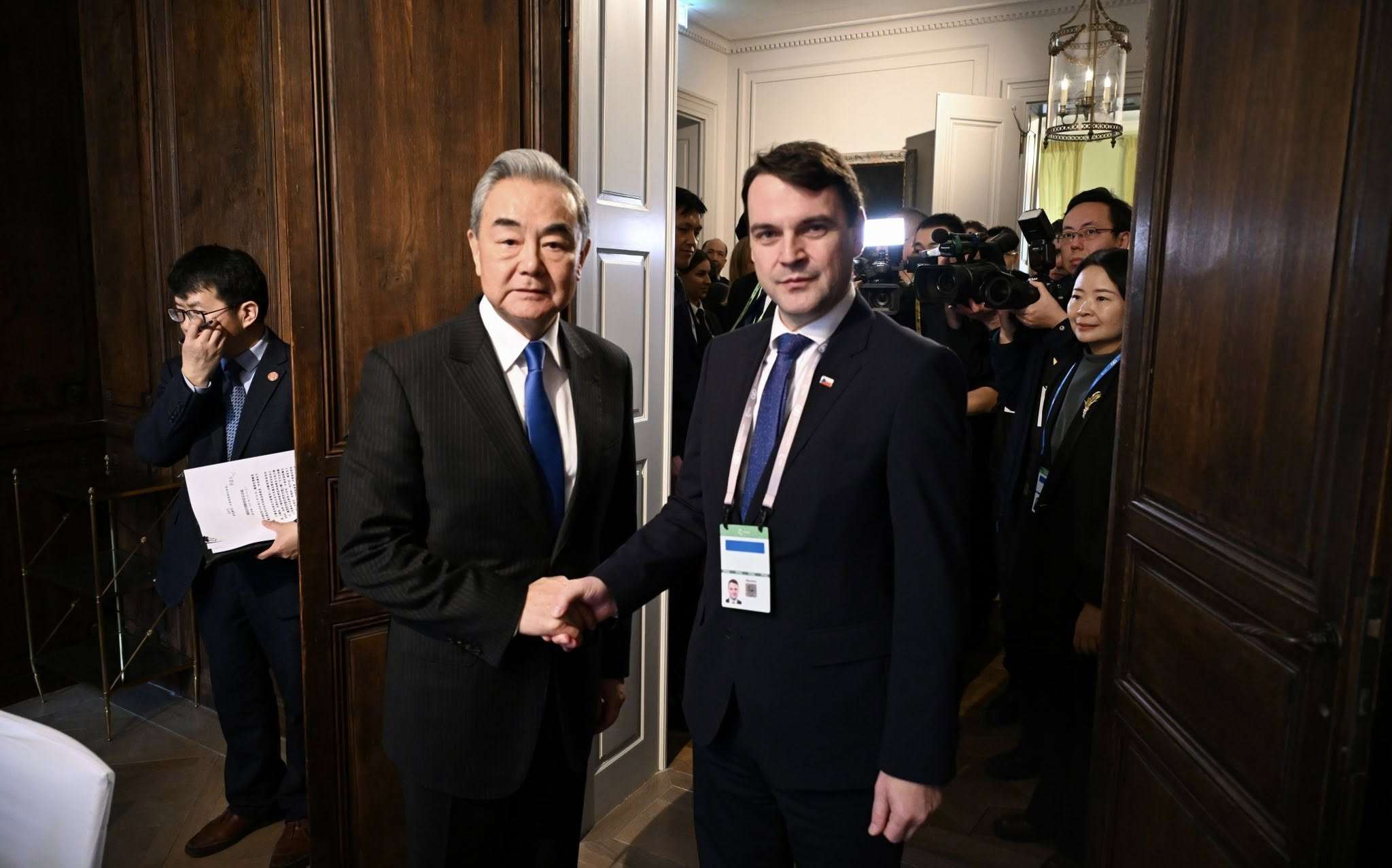 Czech Republic Caught Between Beijing and Taipei: Prague Seeks Diplomatic Balance