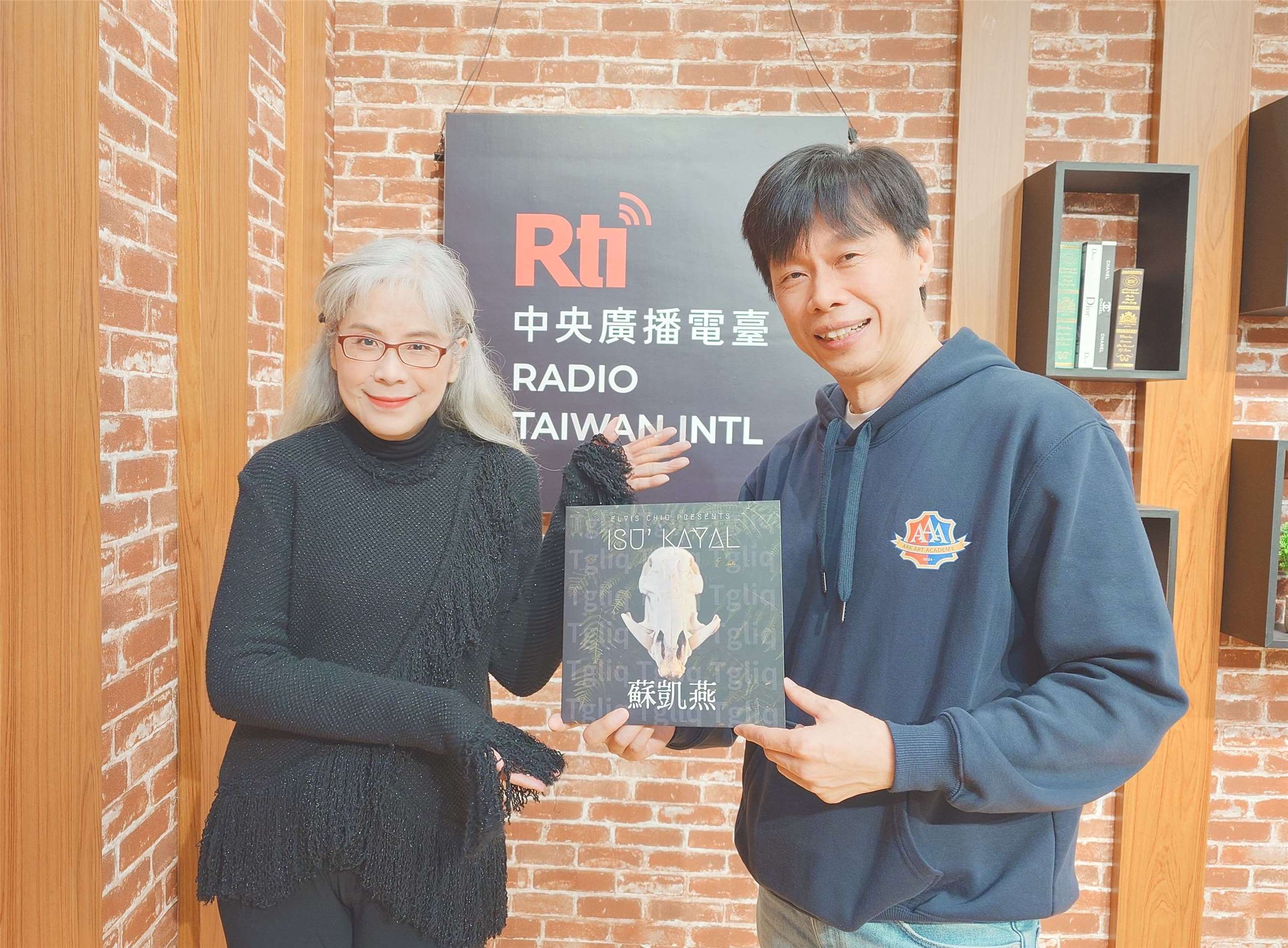  Voice to the World 節目主持人介文專訪  泰雅族語原創樂團《蘇凱燕》團長丘克俊 