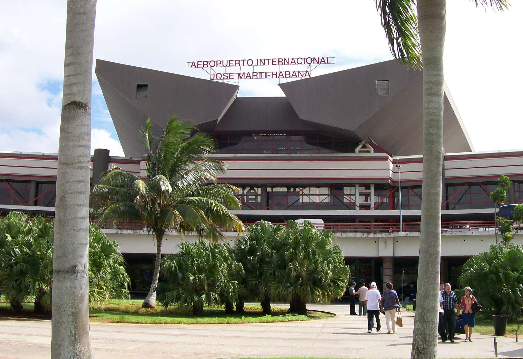 受到美國攻擊委內瑞拉引發的能源危機影響，古巴將暫停供應航空燃油一個月。圖為古巴何塞馬蒂國際機場(José Martí International Airport)資料照。(翻攝維基百科@By Horacio_Fernandez, CC BY 3.0)