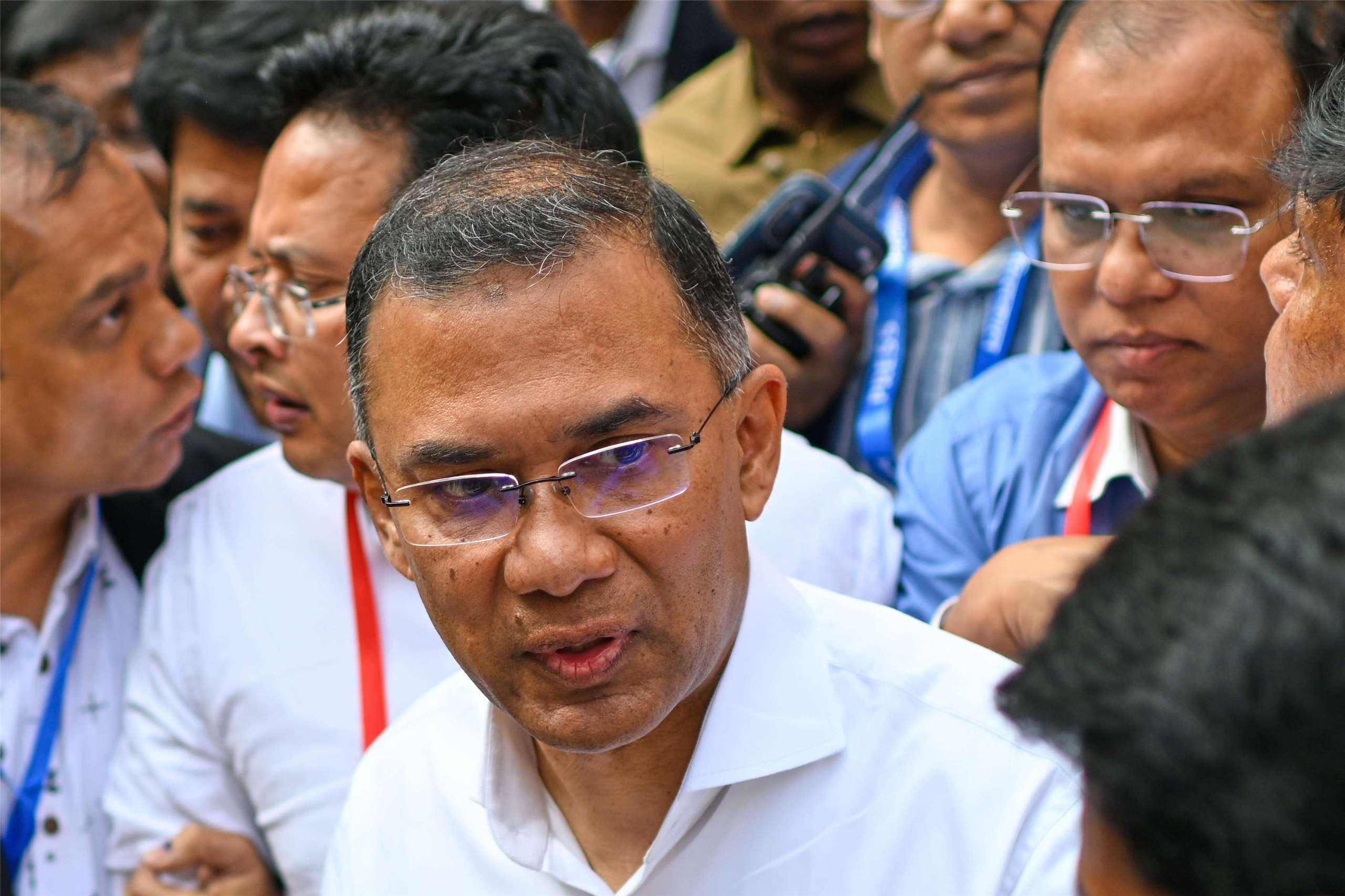 孟加拉民族主義黨主席拉曼(Tarique Rahman)12日投完票後接受採訪。