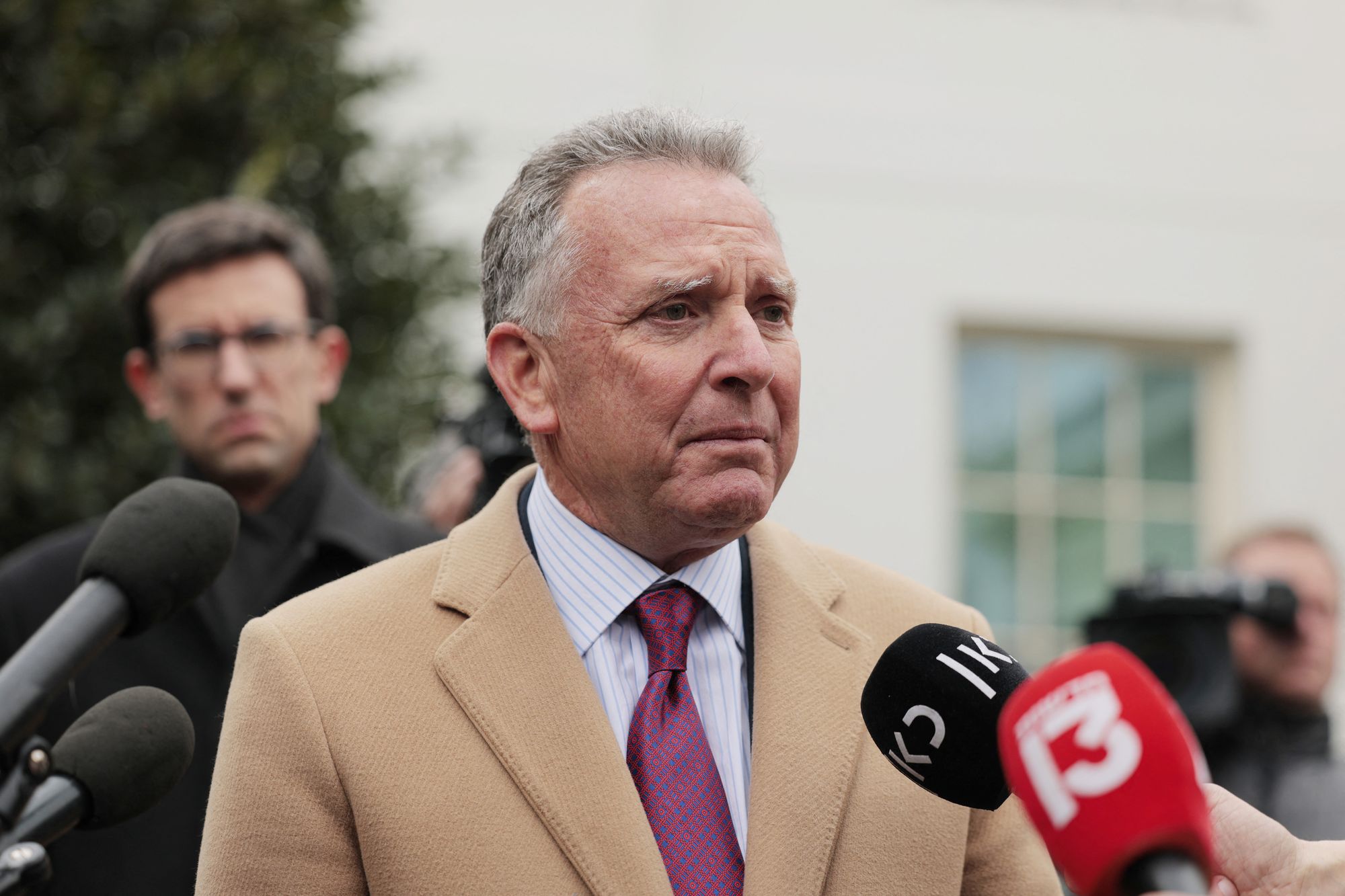 美國總統川普的特使魏科夫(Steve Witkoff)(前)。資料照片。