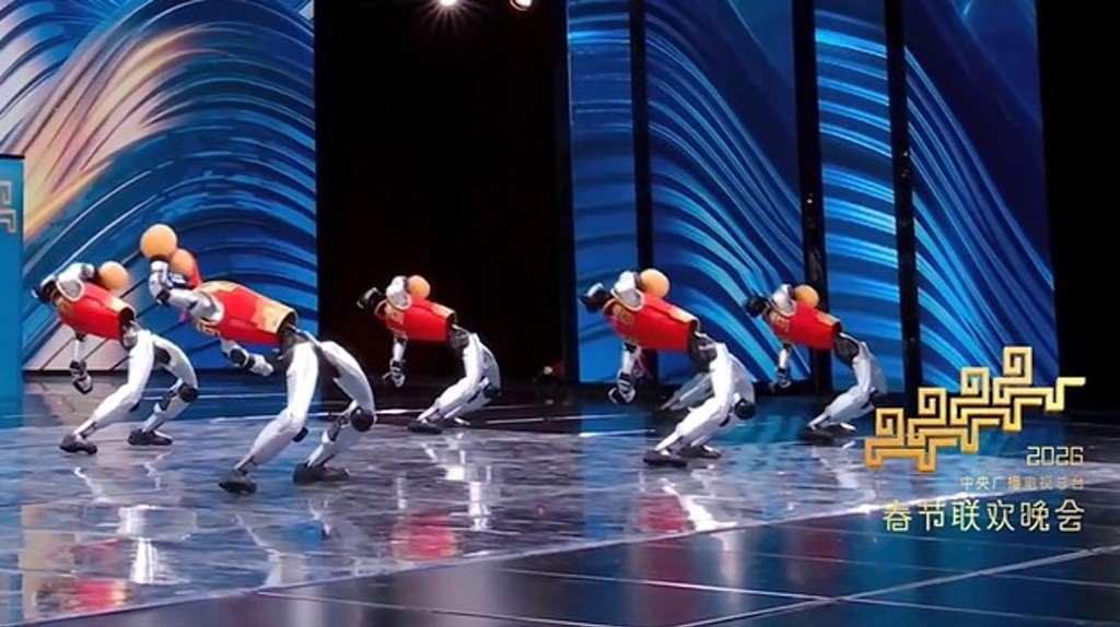 宇樹機器人這次以《武BOT》的武術表演登上春晚。(圖:翻攝自央視)