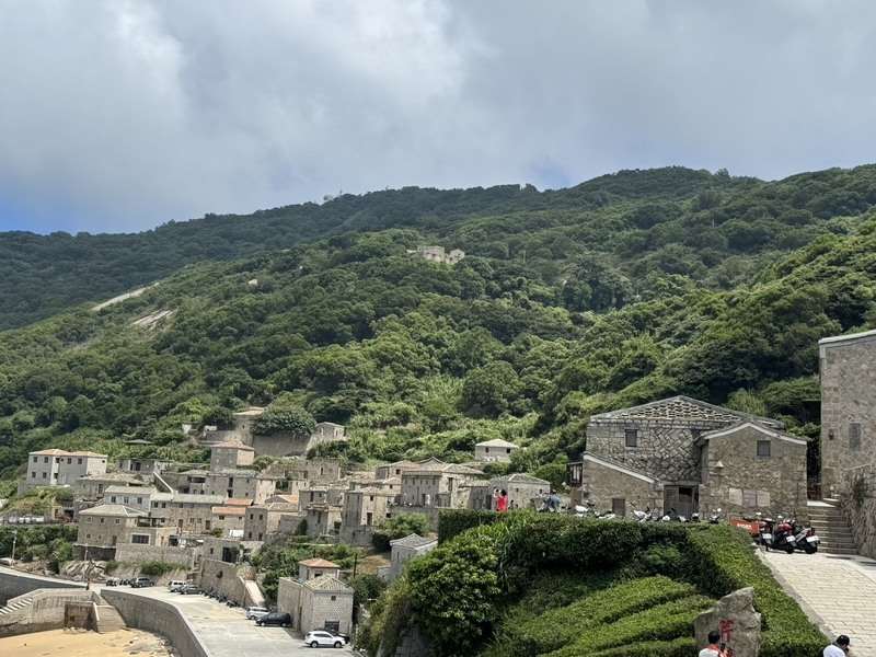 中國大陸文旅部4日宣布，將於近期恢復上海居民赴金門、馬祖旅遊。圖為馬祖知名景點芹壁村。