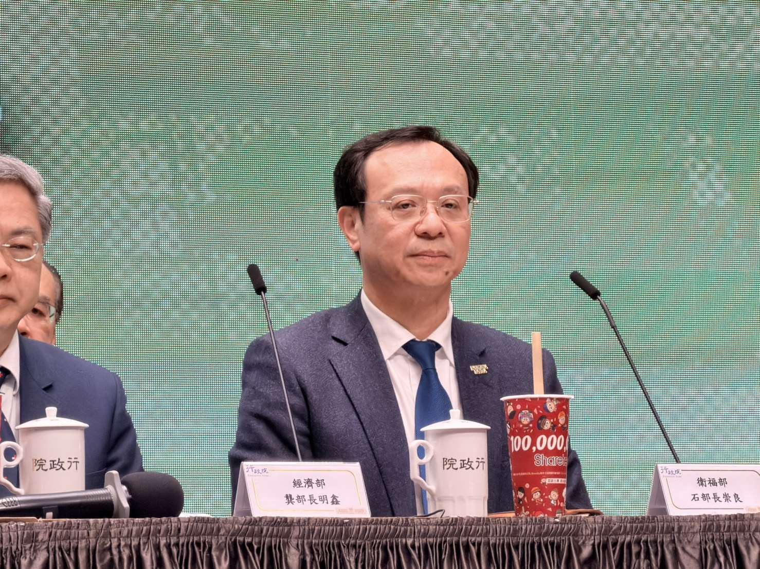 衛福部長石崇良表示，加速美國醫藥品審查將有助國人及早使用到先進藥品。(鄭佑漢 攝)