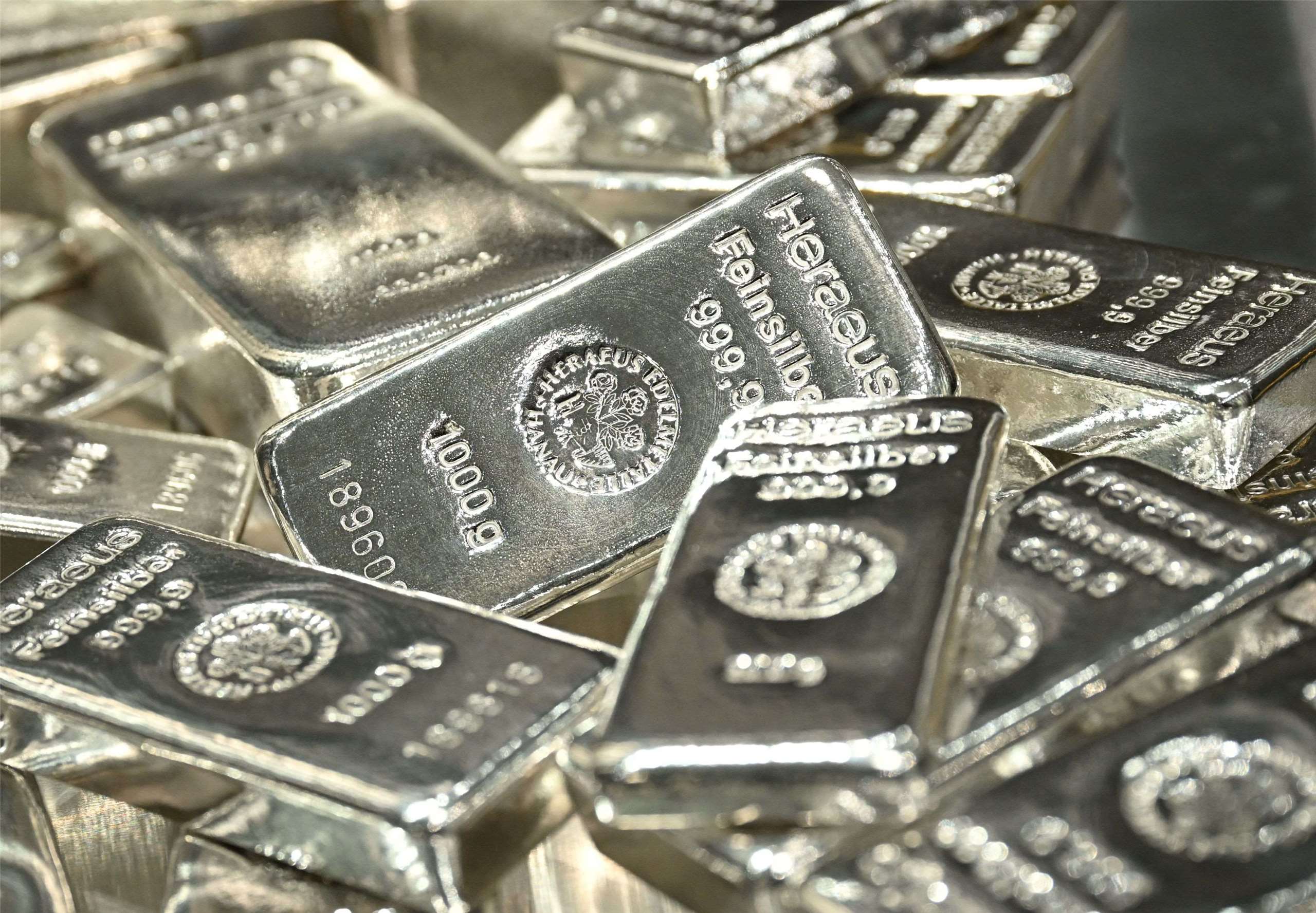 中國各路資金大舉湧入貴金屬市場，導致黃金和白銀(圖)出現急漲急跌走勢。 (路透社/達志影像)