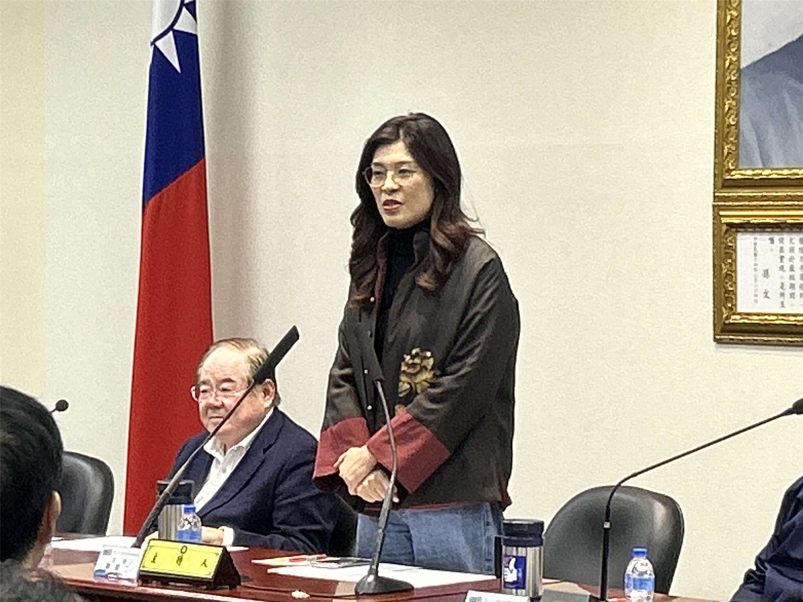 國民黨主席鄭麗文今天(11日)表示，國民黨一直關注國防特別預算內容，也有自己的步驟，草案版本早就有所討論與準備。（趙婉淳 攝）