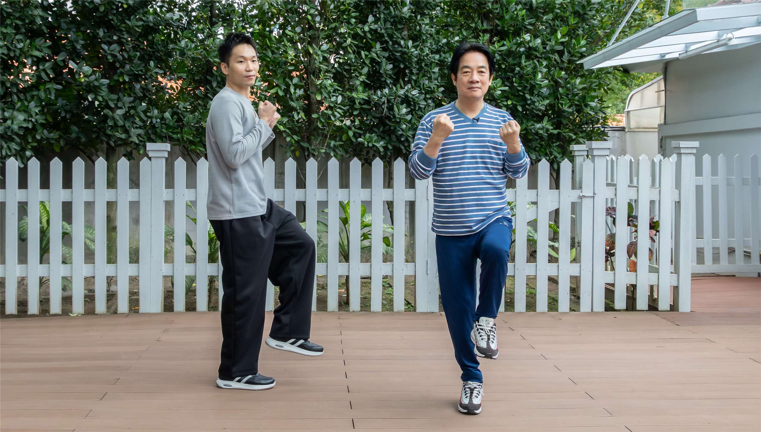 總統賴清德(右)與李洋(左)合體推廣居家健康操。(總統府提供）