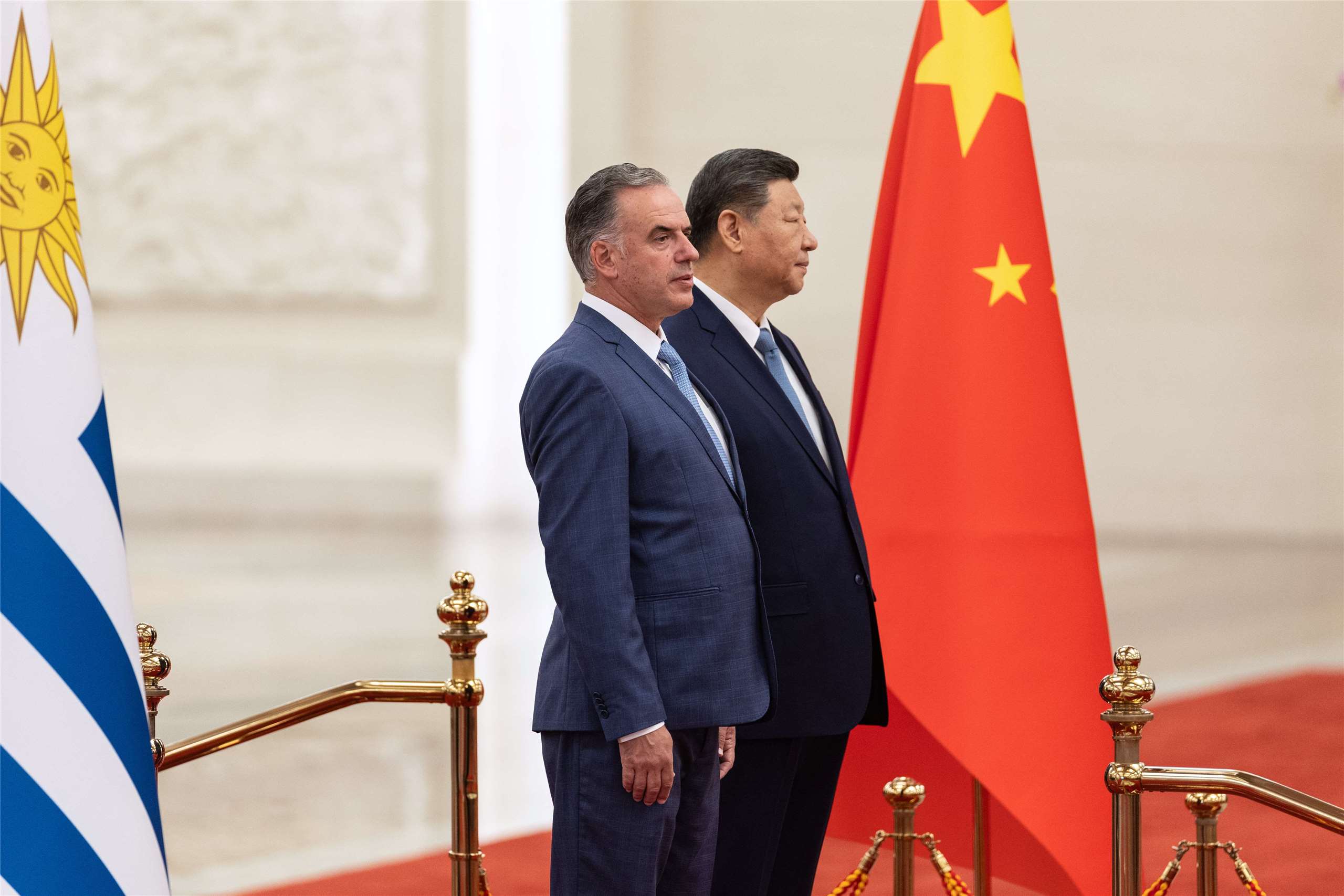 烏拉圭總統奧爾西(左)3日在北京會晤中國國家主席習近平。